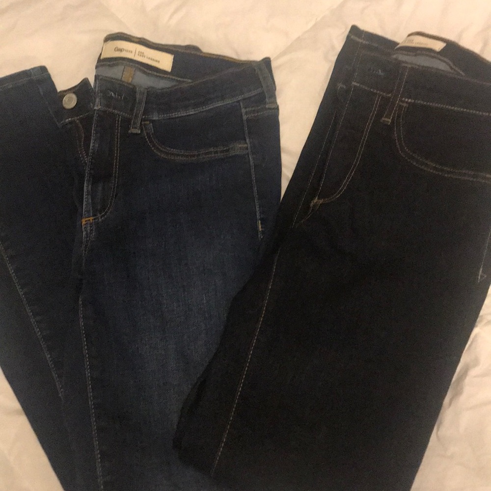 Gap  easy leggings jeans . Size 26 reg . 2 pairs